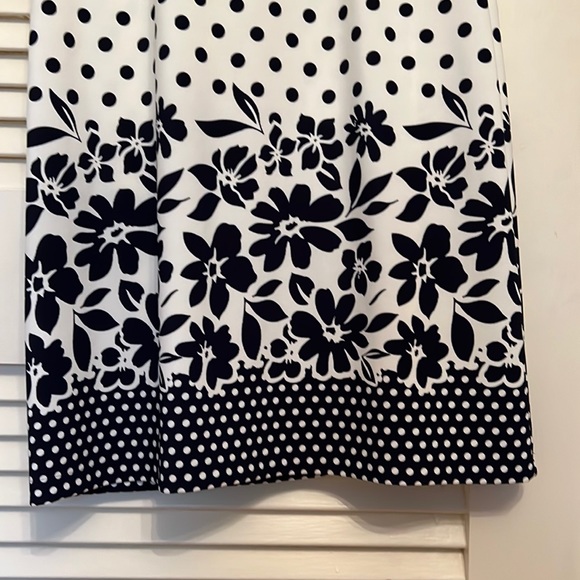 Cute Springtime dress - Picture 2 of 6